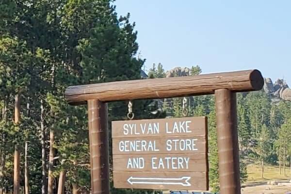 sylvan lake general store. places to eat near sylvan lake. custer state park. black hills. south dakota travel blog
