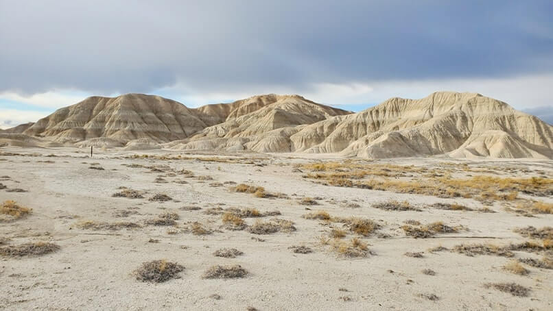 Nebraska badlands: where to see nebraska badlands. Things to do in Toadstool Geologic Park hiking trails. Oglala National Grassland in nebraska. nebraska travel blog
