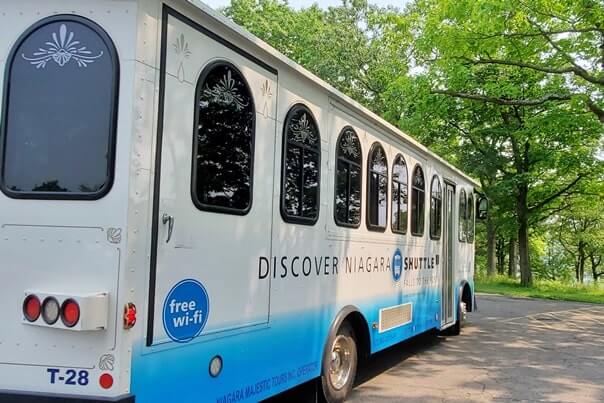 free Discover Niagara shuttle stop at Whirlpool State Park. things to do in niagara falls without a car. new york travel blog