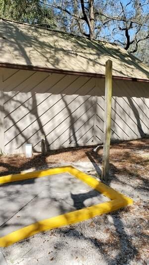 Fanning Springs State Park showers for swimming. outdoor beach showers. florida travel blog