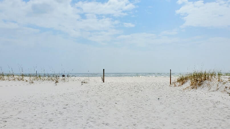 Pensacola to Orlando drive: stop to see gulf islands national seashore. national parks between pensacola and orlando. florida road trip travel blog