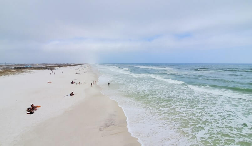 Pensacola to Orlando drive: Stop to see Navarre Beach pier. Florida piers between pensacola and orlando. florida road trip travel blog
