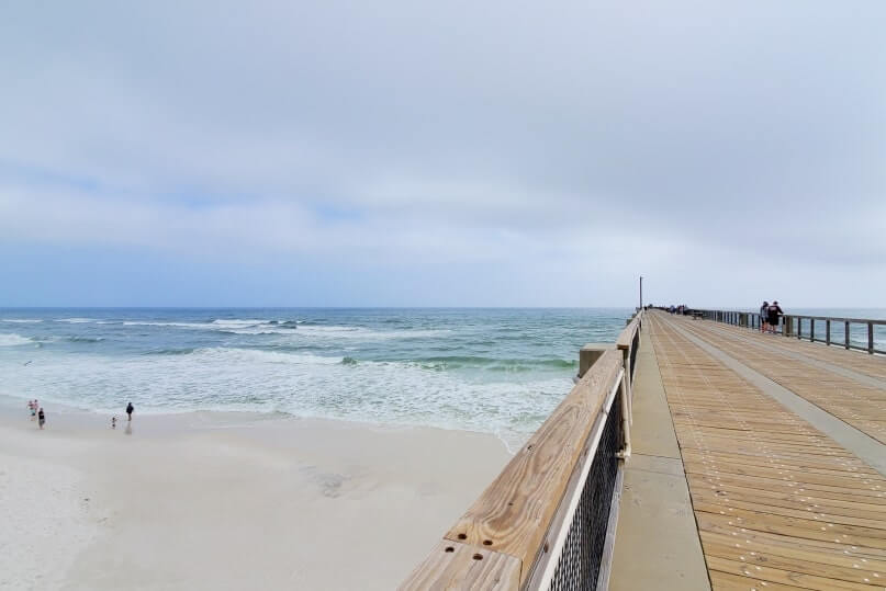 Pensacola to Orlando drive: Stop to see Navarre Beach pier. Florida piers between pensacola and orlando. florida road trip travel blog