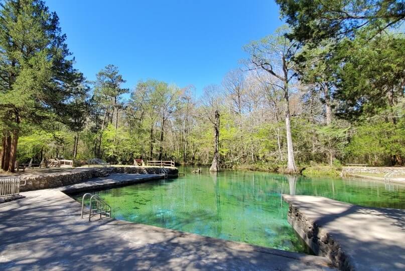 Pensacola to Orlando drive: Stop to see Ponce de Leon State Park. Florida springs between pensacola and orlando. florida road trip travel blog