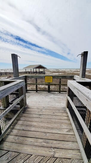 perdido key state park beach showers. oudoor showers. florida travel blog