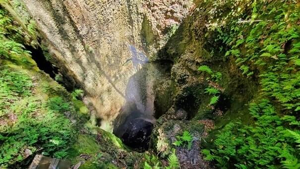Destin to Disney World drive: Stop to see falling waters state park waterfalls. florida waterfalls between destin and Disney World. florida road trip travel blog