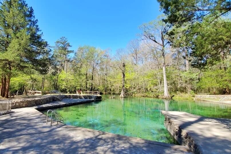 Destin to Tallahassee drive: Stop to see Ponce de Leon Springs State Park. Florida springs between destin and tallahassee. florida road trip travel blog