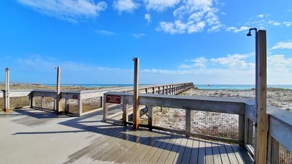 henderson beach state park showers. florida travel blog
