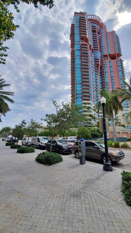 Miami Beach street parking South Pointe Park. where to park for south pointe park. florida travel blog