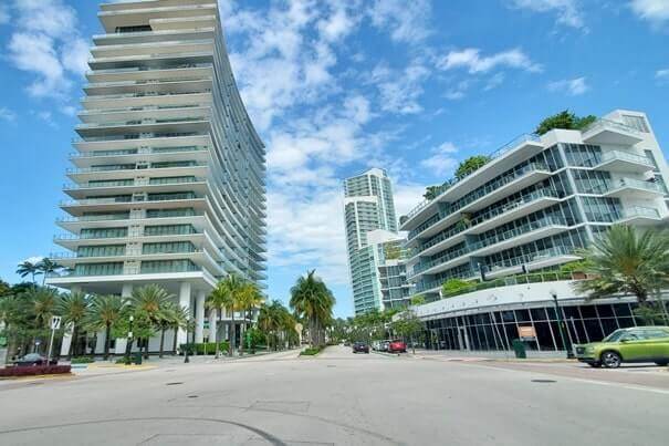 location for South Pointe Park parking miami beach. where to park for south pointe park. miami beach parking lot. florida travel blog