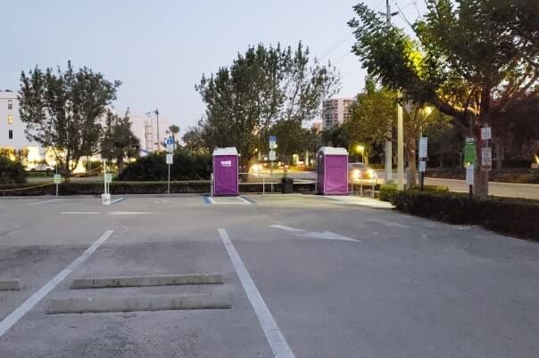 turtle lot parking bathroom. marco island parking lot bathroom. florida travel blog