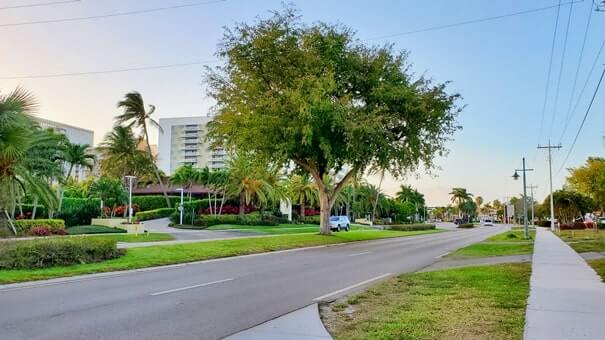turtle lot parking to winterberry beach access. marco island beach parking. florida travel blog