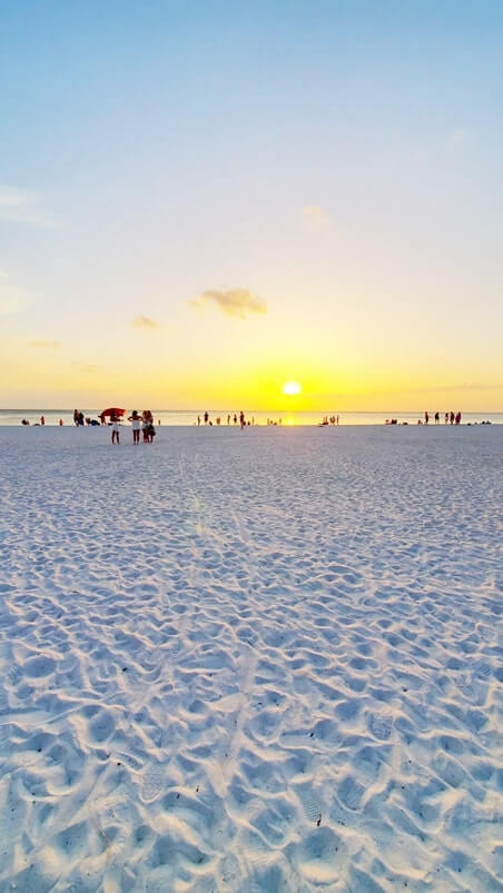 turtle lot parking to winterberry beach access. parking near winterberry public access. marco island public beach access: winterberry beach. florida travel blog