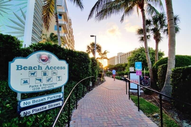 turtle lot parking to winterberry beach access. parking near winterberry public access. florida travel blog