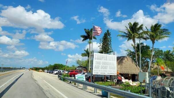 how to see alligators in everglades national park: everglades airboat tour. florida travel blog