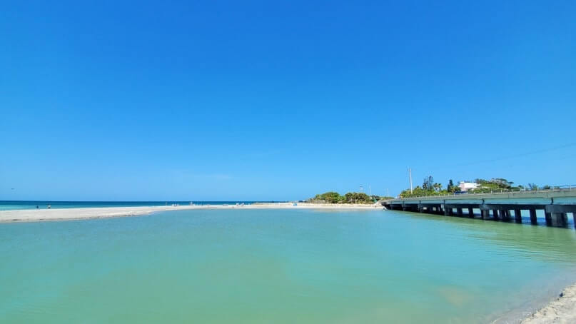 getting to captiva island beach from sanibel island: turner beach from blind pass beach parking lot. southwest florida travel blog