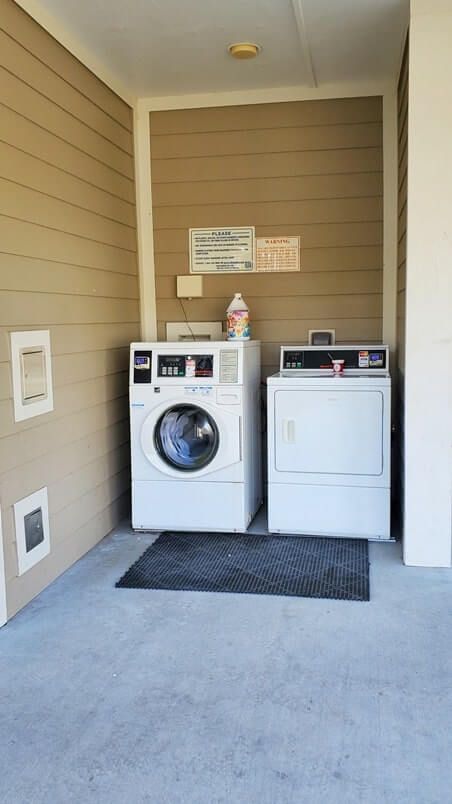 florida state park campground laundry might accept credit card. florida camping travel blog
