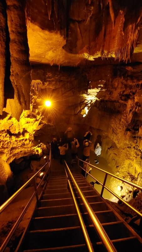 frozen niagara to drapery room. best frozen niagara tour in mammoth cave