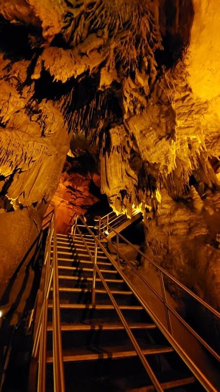 frozen niagara to drapery room. best frozen niagara tour in mammoth cave