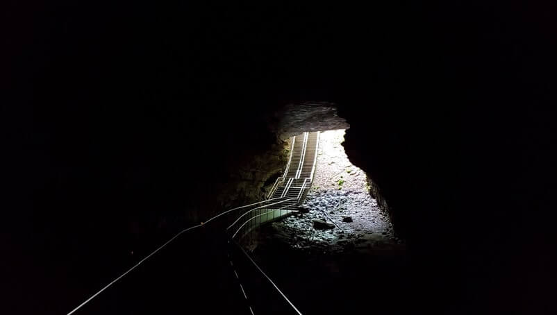 mammoth cave tours or mammoth cave without a tour. mammoth cave entrance without a tour. kentucky travel blog