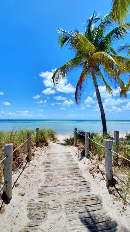 one day in key west itinerary. best things to do in key west in one day: smathers beach. key west beaches. florida keys road trip travel blog