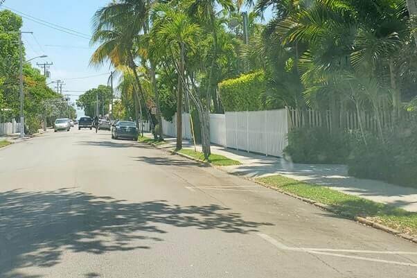 free parking near Southernmost Point parking. free street parking in key west. florida keys travel blog