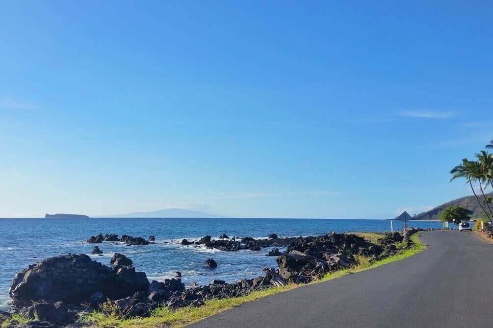 south maui beach drive. maui hawaii travel blog