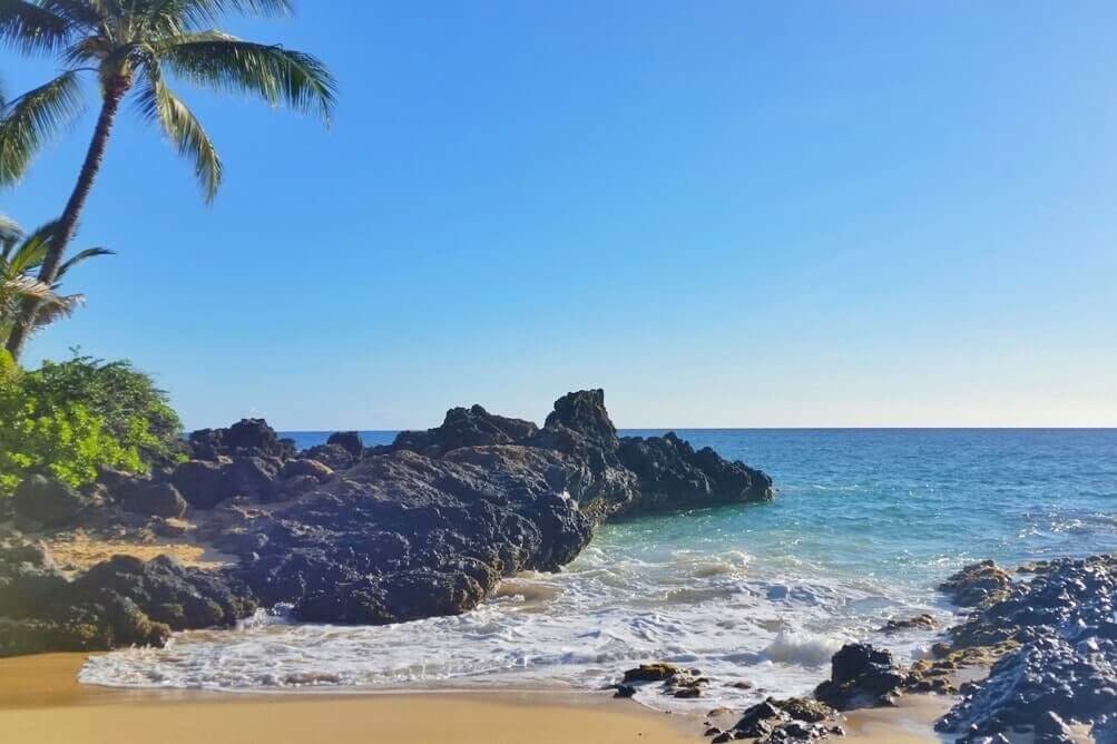 south maui beaches: secret beach maui. makena cove. maui hawaii travel blog