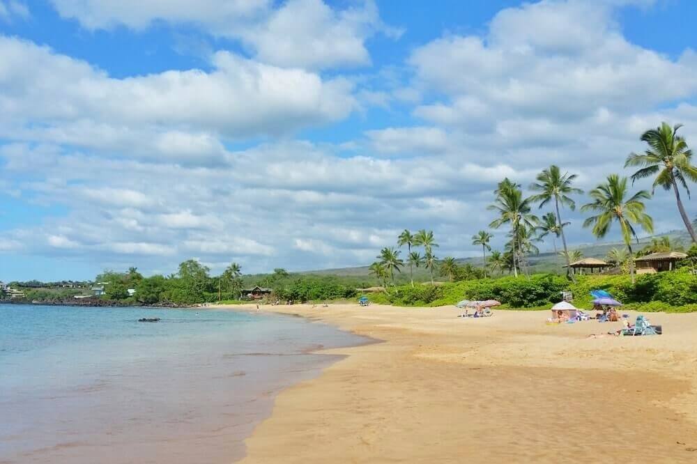 south maui beaches for swimming: maluaka beach. south maui turtle beach. south maui snorkeling beach. maui hawaii travel blog