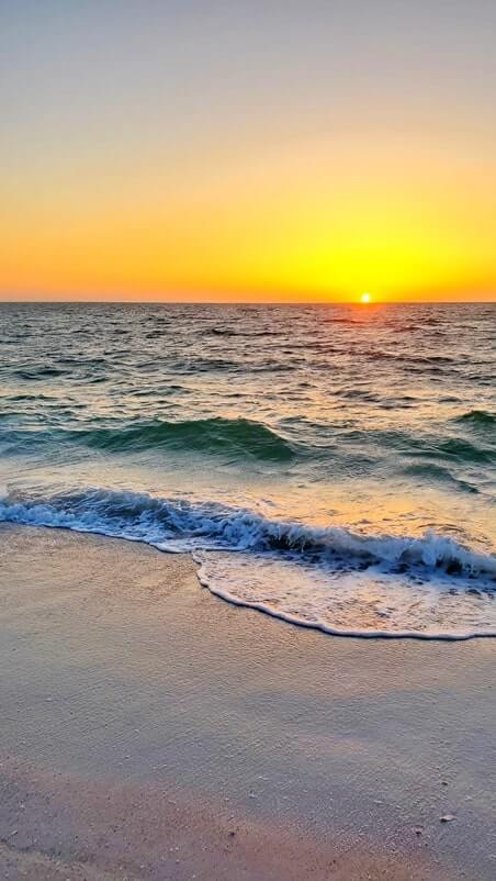 southwest florida beach sunset: cayo costa state park beach sunset. florida travel blog