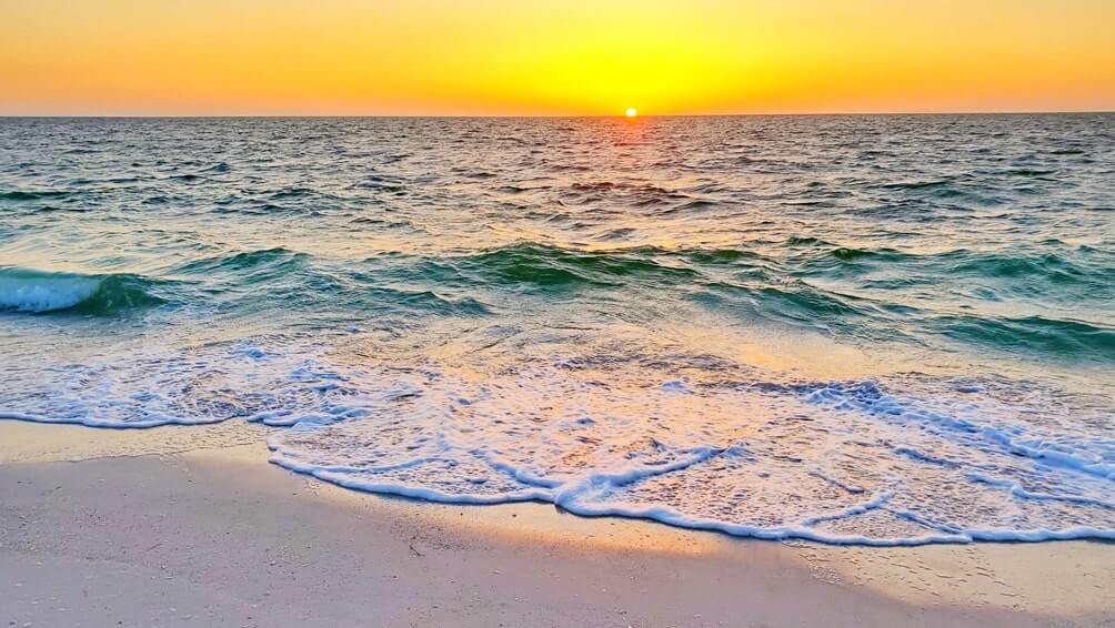 southwest florida beach sunset: cayo costa state park beach sunset. florida travel blog