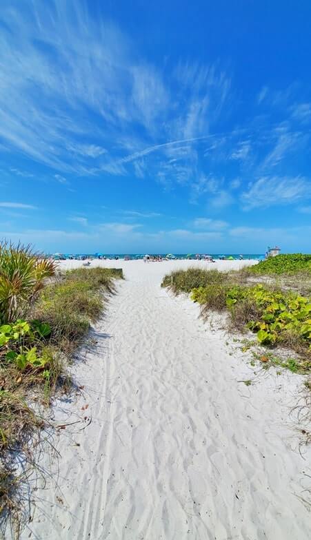 best southwest florida beaches: lido key beach, lido beach. best beaches in southwest florida for swimming. florida travel blog