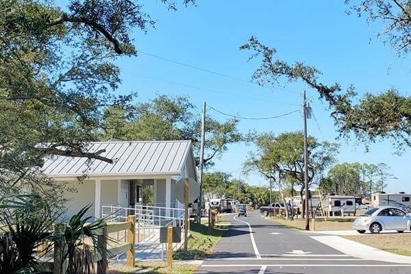 st andrews state park campground bathroom. st andrews state park showers. florida panhandle travel blog
