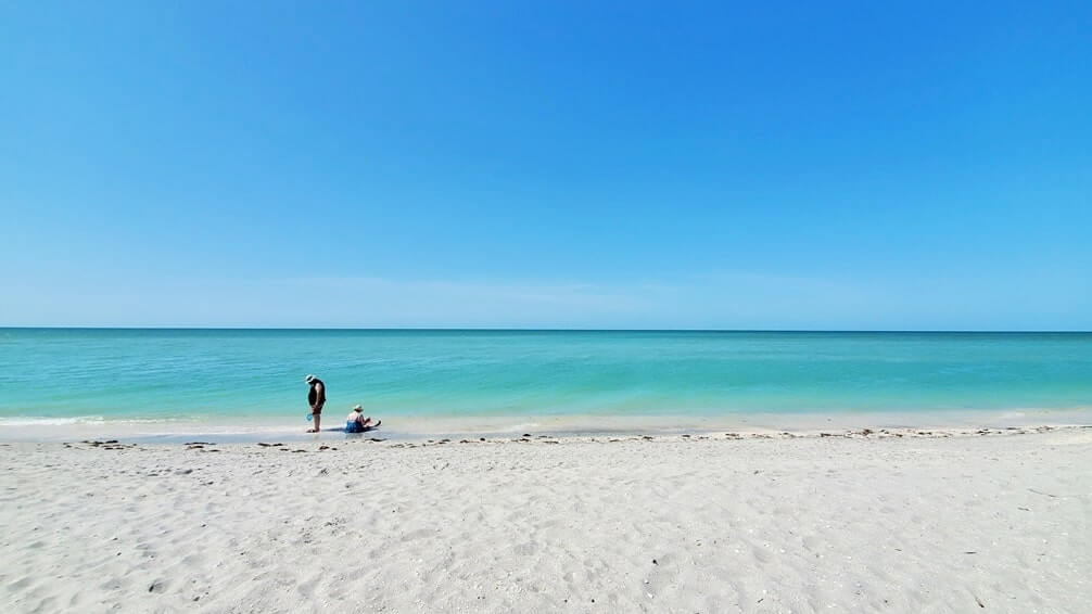 Tampa to Marco Island drive: sanibel island. shelling between tampa and marco island. tampa to sanibel island to marco island. florida road trip travel blog