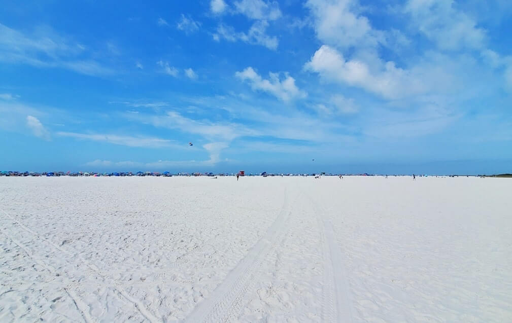 Tampa to Marco Island drive: siesta key stop. tampa to siesta key to marco island. florida road trip travel blog