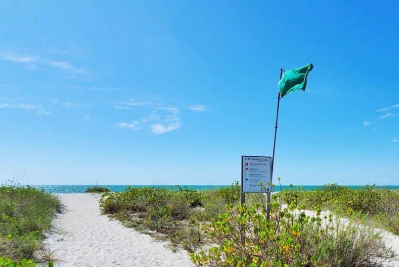 things to do in southwest florida. beach flags in southwest florida. sw florida travel blog