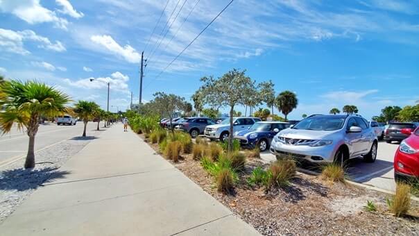 lido key street parking near lido beach parking lot. southwest florida travel blog