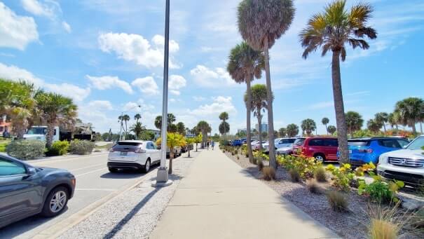 lido key street parking near lido beach parking lot. southwest florida travel blog