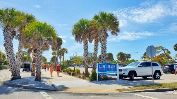 lido beach parking lot. southwest florida travel blog