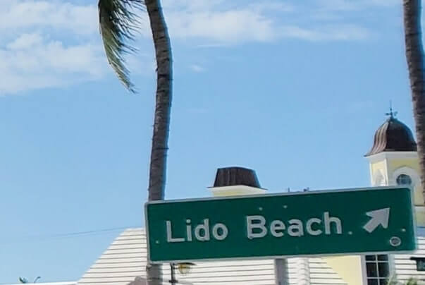 St Armands Circle to Lido Beach parking. St armands circle to lido key. things to do in sarasota. driving through st armands key. southwest florida travel blog
