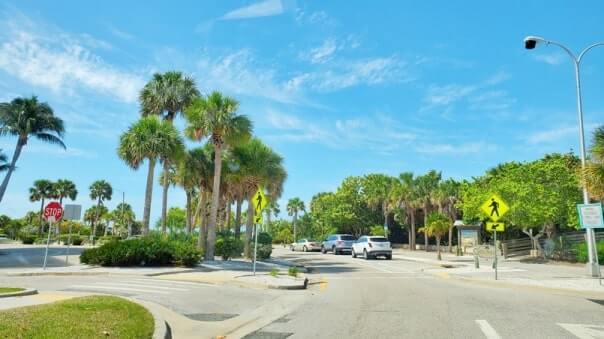 lido key beach parking. lido key drive from north. lido key street parking. southwest florida travel blog