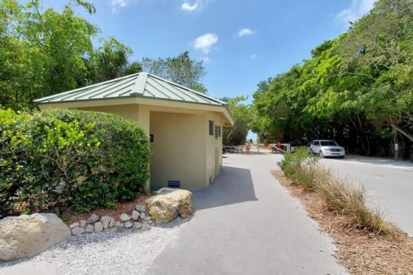 tarpon bay beach park bathroom near shelling beach. southwest florida travel blog