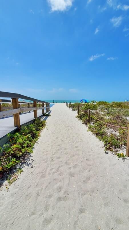 how to get to tarpon bay beach for sanibel island shelling beach. southwest florida travel blog