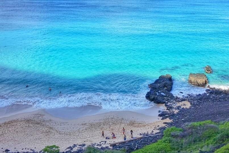 free things to do in oahu: oahu beaches, makapuu beach. free things to do in honolulu, waikiki day trip. oahu hawaii travel blog