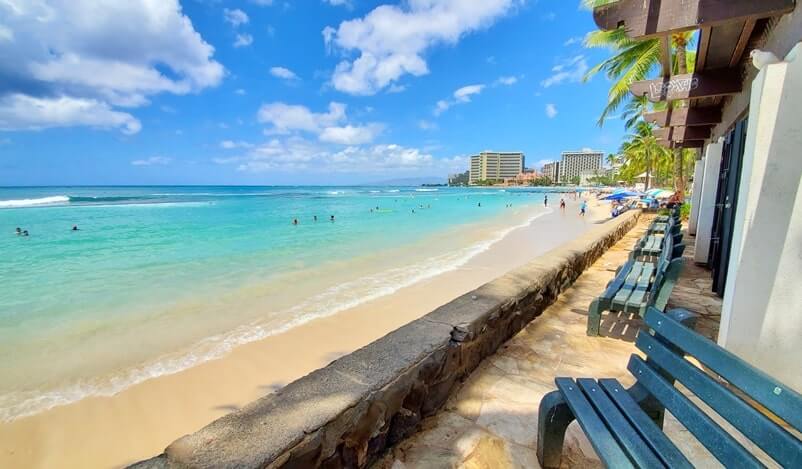 Things to do in Waikiki for free: kuhio beach park, waikiki beach park. honolulu, oahu, hawaii travel blog