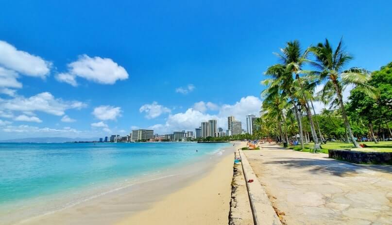 Things to do in Waikiki for free: waikiki park, kapiolani park. honolulu, oahu, hawaii travel blog