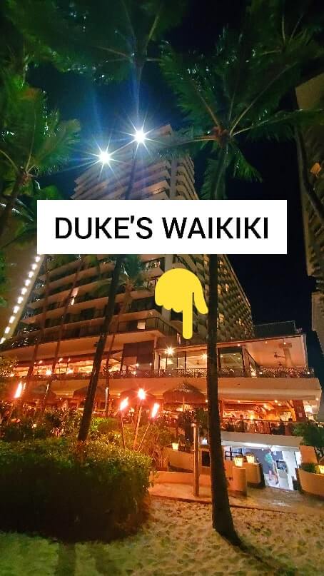 things to do in waikiki at night: duke's waikiki restaurant. low-key waikiki beach restaurant. honolulu at night. oahu at night. hawaii travel blog