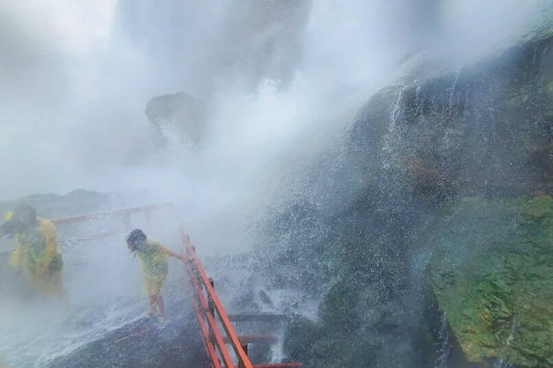 American side of Niagara Falls USA: Cave of the Winds. Bottom of Niagara Falls USA. ny travel blog