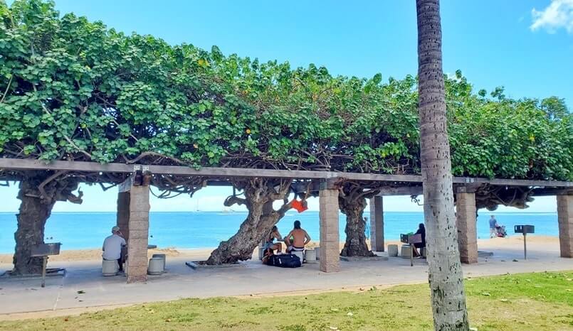 banan waikiki near fort derussy beach park