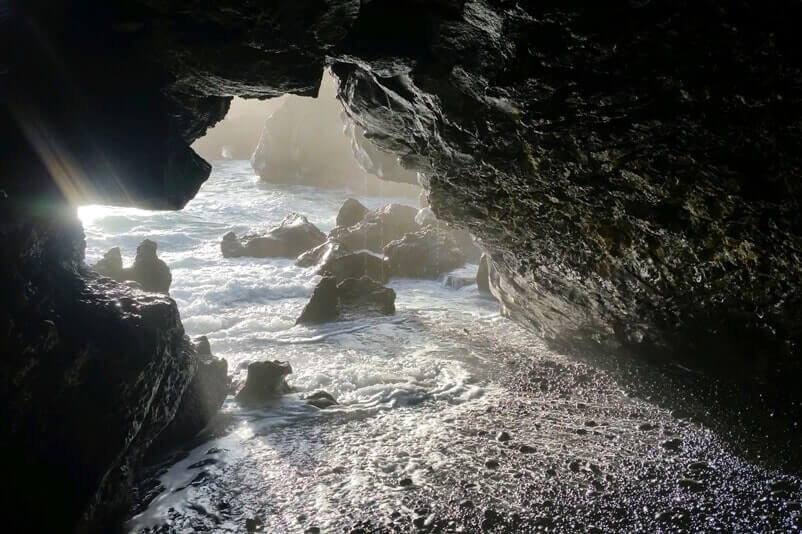 things to do in east maui: waianapanapa state park